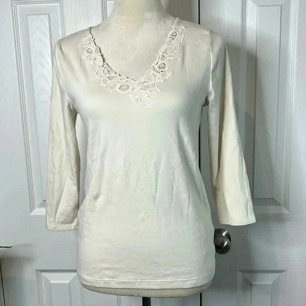 LAUREN RALPH LAUREN Lace Trim Stretch Top Women's Small Winter Cream V-Neck M